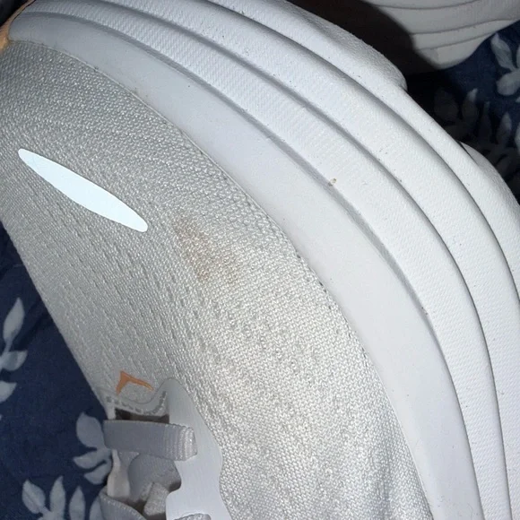 Hoka Bondi 8 White/Cantalope Running Shoes size 7.5b - Picture 8 of 10